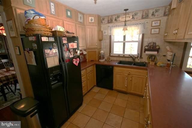 6546 Devonshire Heights Road Harrisburg, PA 17111 - Photo 8 of 25 Gallery Image 8