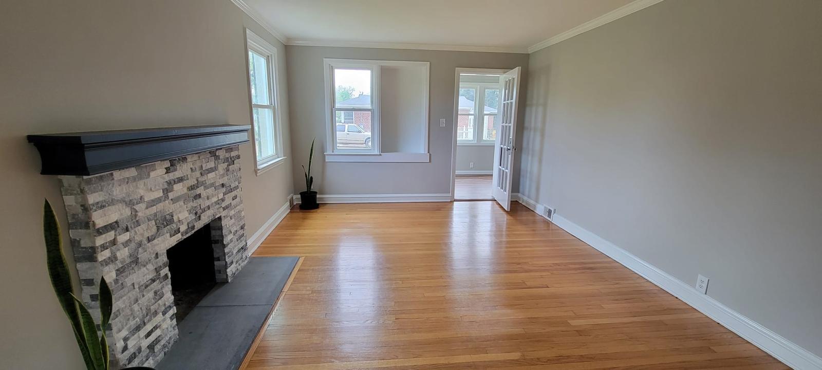 102 Rothwell Drive Wilmington, DE 19804 - Photo 2 of 19 Living room with ample natural light