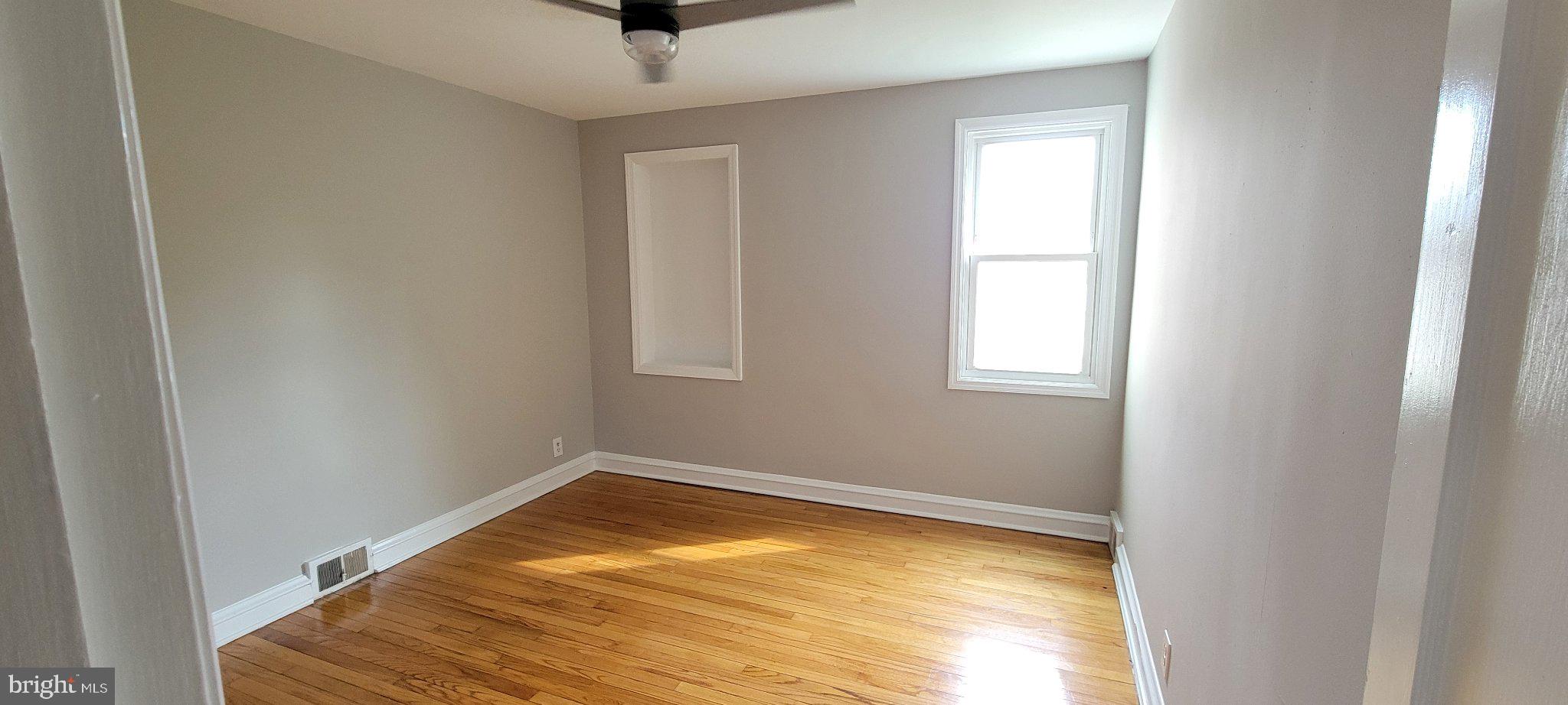 102 Rothwell Drive Wilmington, DE 19804 - Photo 4 of 19 Bright and airy blank canvas room.