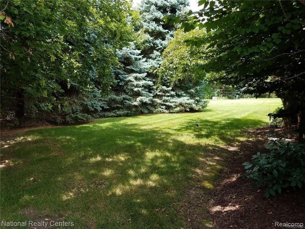 31101 Claymore Road Farmington Hills, MI 48331 - Photo 14 of 36