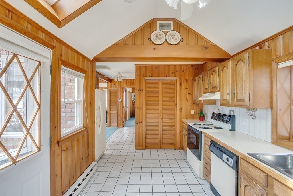 20 Russell Road Chelmsford, MA 01863 - Photo 21 of 32