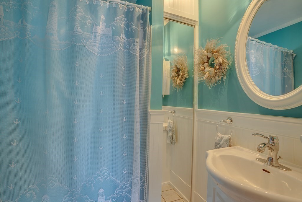 20 Russell Road Chelmsford, MA 01863 - Photo 27 of 32