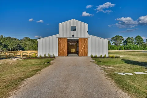 $8,495,000 | 16334 Farm To Market Road 2620, Bedias, TX 77831