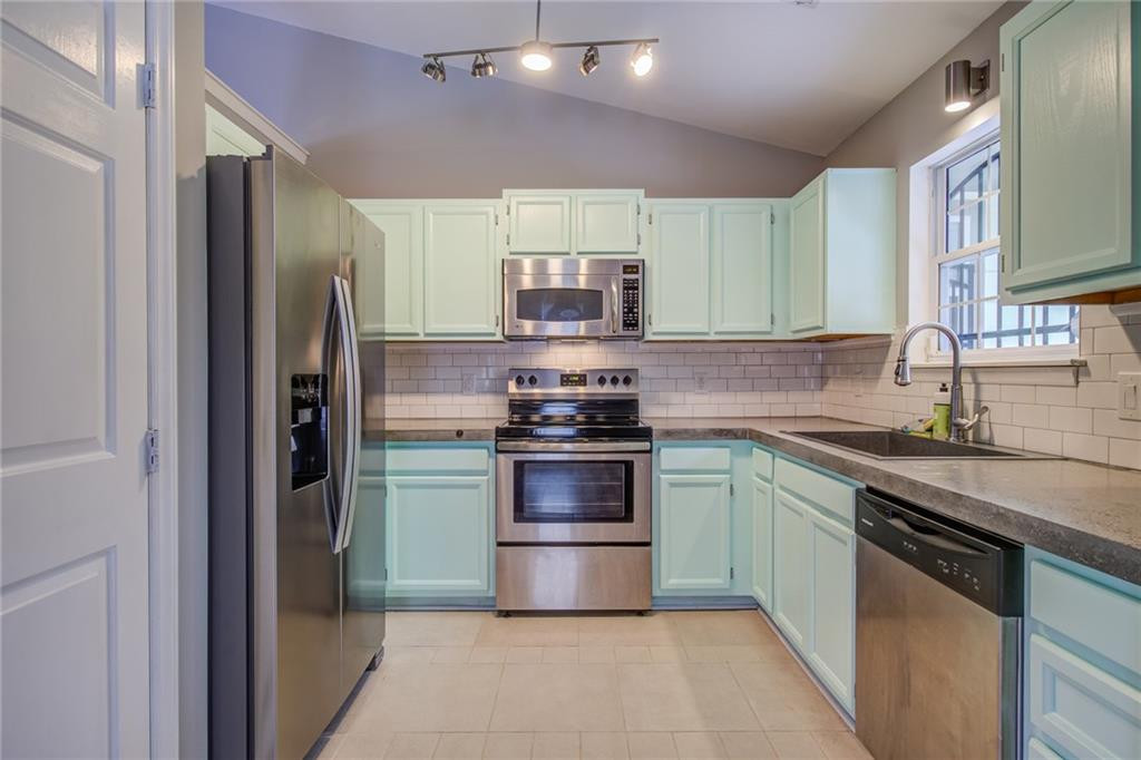 2820 Red Alder Court Raleigh, NC 27610 - Photo 9 of 30 Gallery Image 9