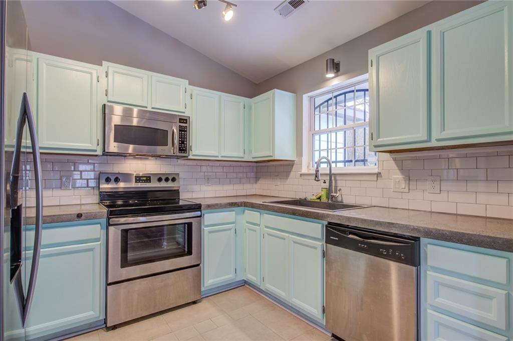 2820 Red Alder Court Raleigh, NC 27610 - Photo 10 of 30 Gallery Image 10