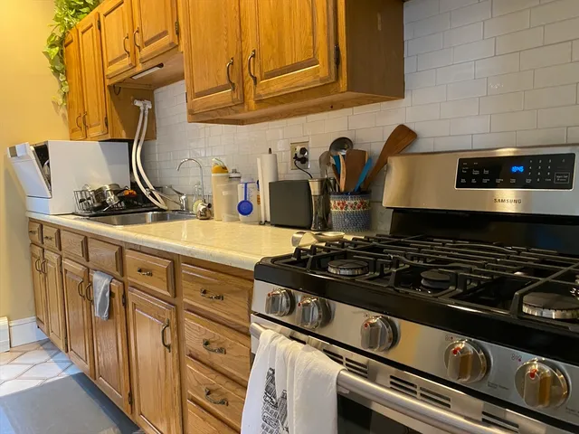 $2,750 | 27 Holton Street, Unit 1, Medford, MA 02155