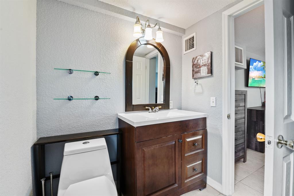 5554 Southwest 6th Street Margate, FL 33068 - Photo 11 of 24