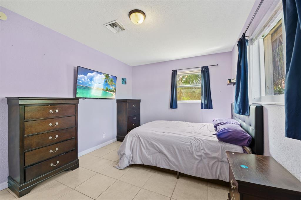 5554 Southwest 6th Street Margate, FL 33068 - Photo 13 of 24