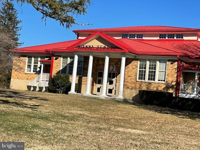 210 Courthouse Circle Southwest Vienna, VA 22180 - Photo 69 of 82