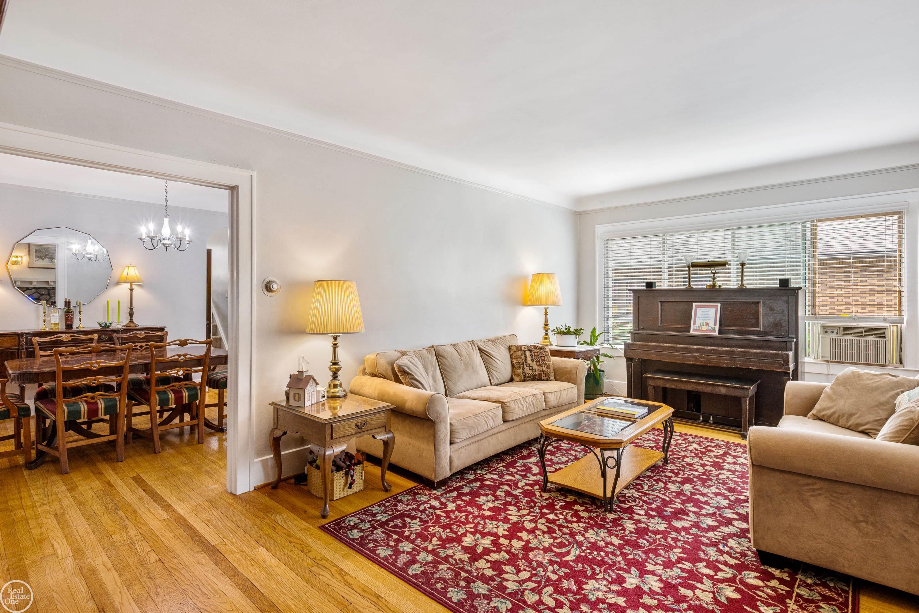 930 Barrington Road Grosse Pointe Park, MI 48230 - Photo 3 of 40