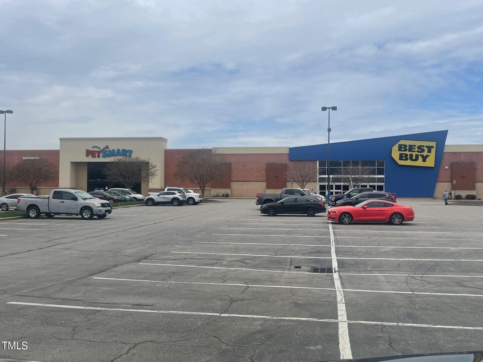 3611 Tarmac Road West Wilson, NC 27896 - Photo 6 of 28 a view of a livingroom with furniture
