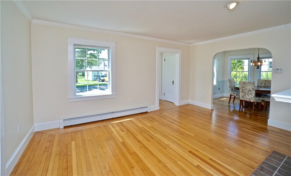 122 Ruggles Avenue Newport, RI 02840 - Photo 21 of 40 Gallery Image 21