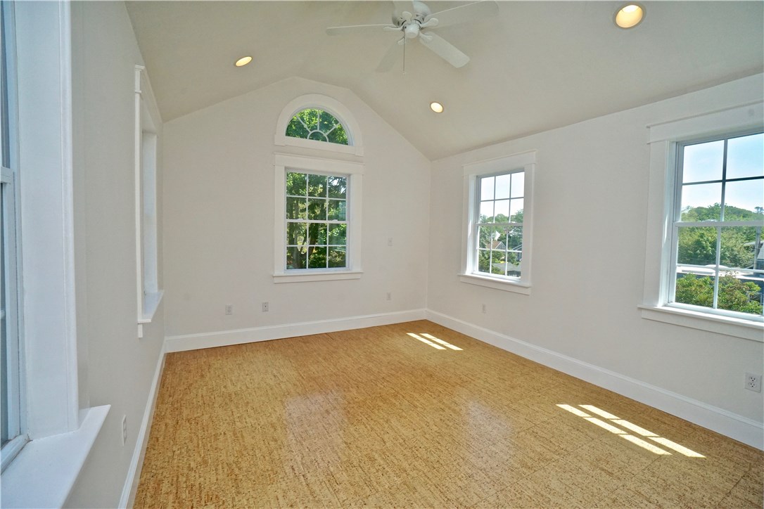 122 Ruggles Avenue Newport, RI 02840 - Photo 27 of 40 Gallery Image 27