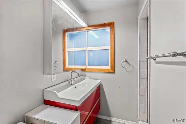 $300,000 | 24607 Bernard Drive, Crestline, CA 92325