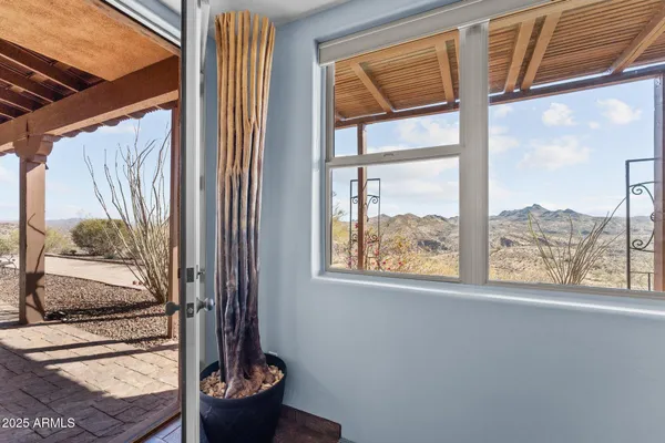 $1,850,000 | 115 East VÃa Del Cielo, Wickenburg, AZ 85390