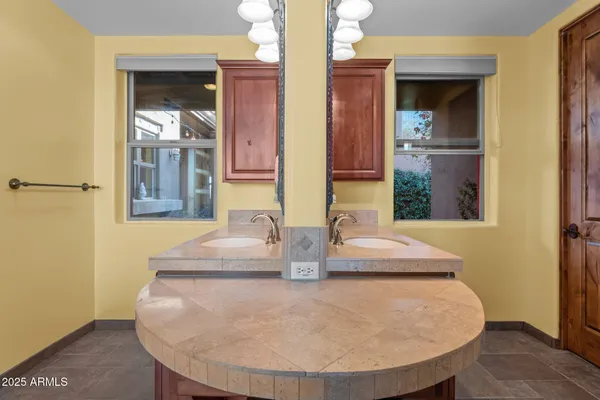 $1,850,000 | 115 East VÃa Del Cielo, Wickenburg, AZ 85390