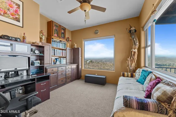 $1,850,000 | 115 East VÃa Del Cielo, Wickenburg, AZ 85390