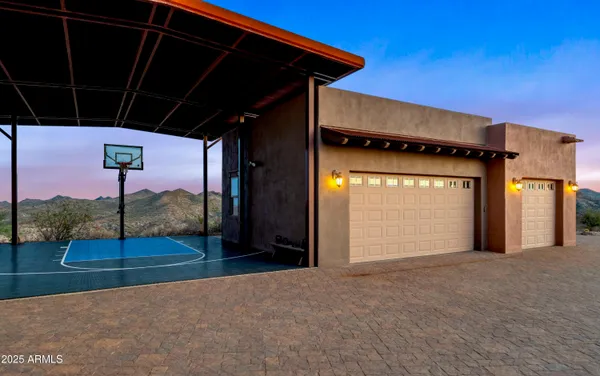 $1,850,000 | 115 East VÃa Del Cielo, Wickenburg, AZ 85390