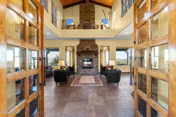 $1,850,000 | 115 East VÃa Del Cielo, Wickenburg, AZ 85390