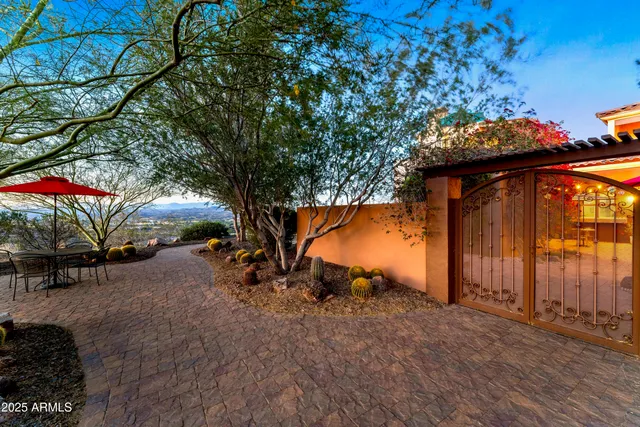 $1,850,000 | 115 East Vía Del Cielo, Wickenburg, AZ 85390