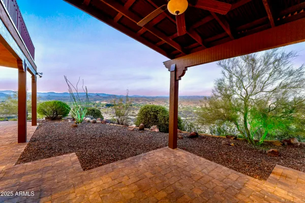 $1,850,000 | 115 East VÃa Del Cielo, Wickenburg, AZ 85390