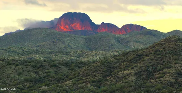 $1,850,000 | 115 East VÃa Del Cielo, Wickenburg, AZ 85390