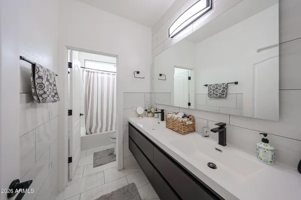 $899,900 | 8332 West Rosewood Lane, Peoria, AZ 85383