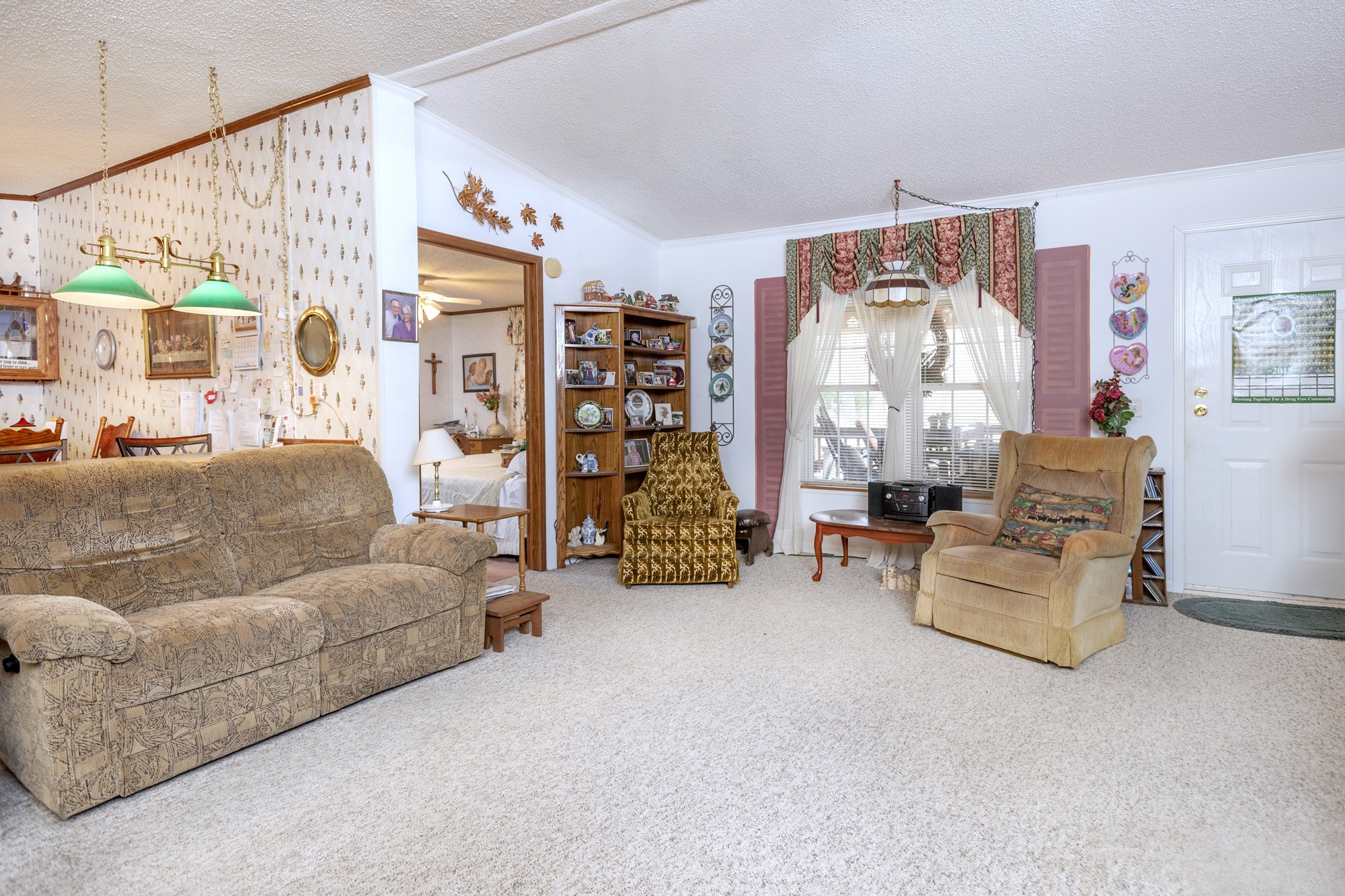 3941 Akin Ridge Road Williamsport, TN 38487 - Photo 6 of 18 a living room with furniture and a window