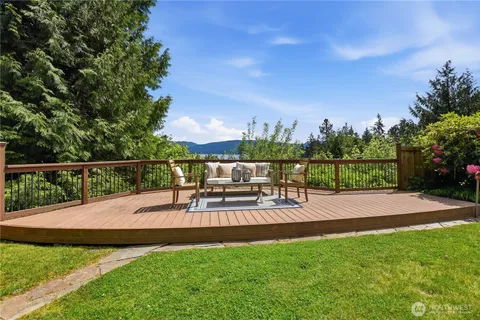 $2,775,000 | 639 West Lake Sammamish Parkway Northeast, Bellevue, WA 98008