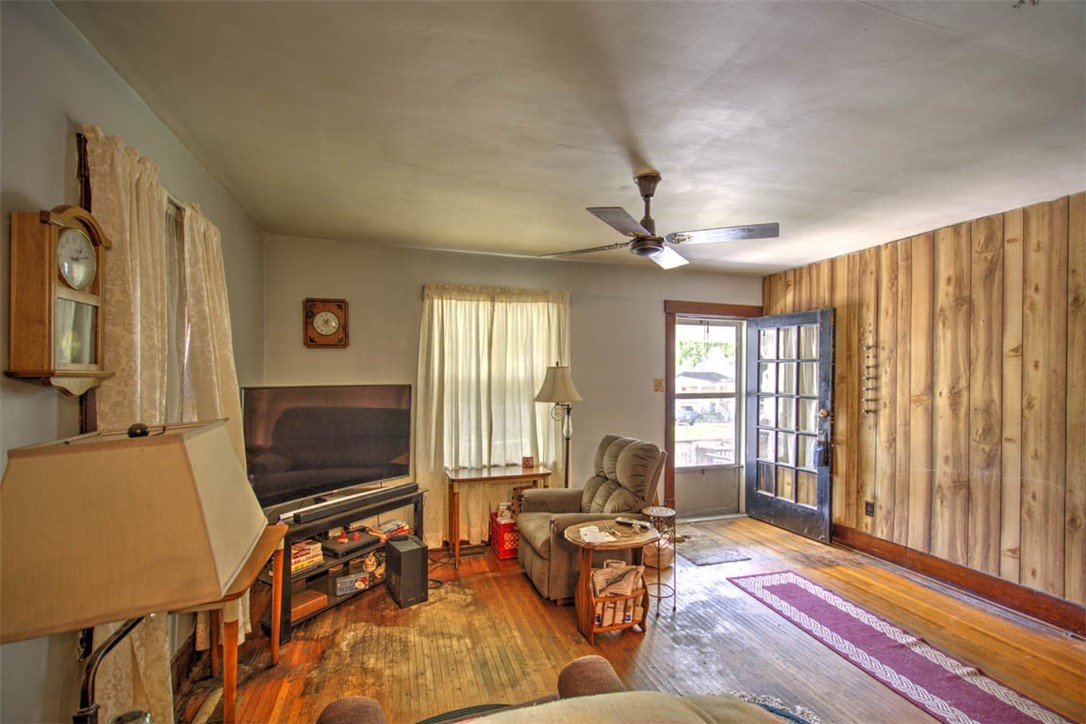 1162 West King Street Decatur, IL 62522 - Photo 4 of 17 Gallery Image 4