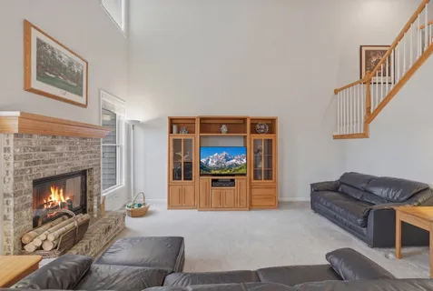 $379,000 | 1063 Inverness Drive, Antioch, IL 60002