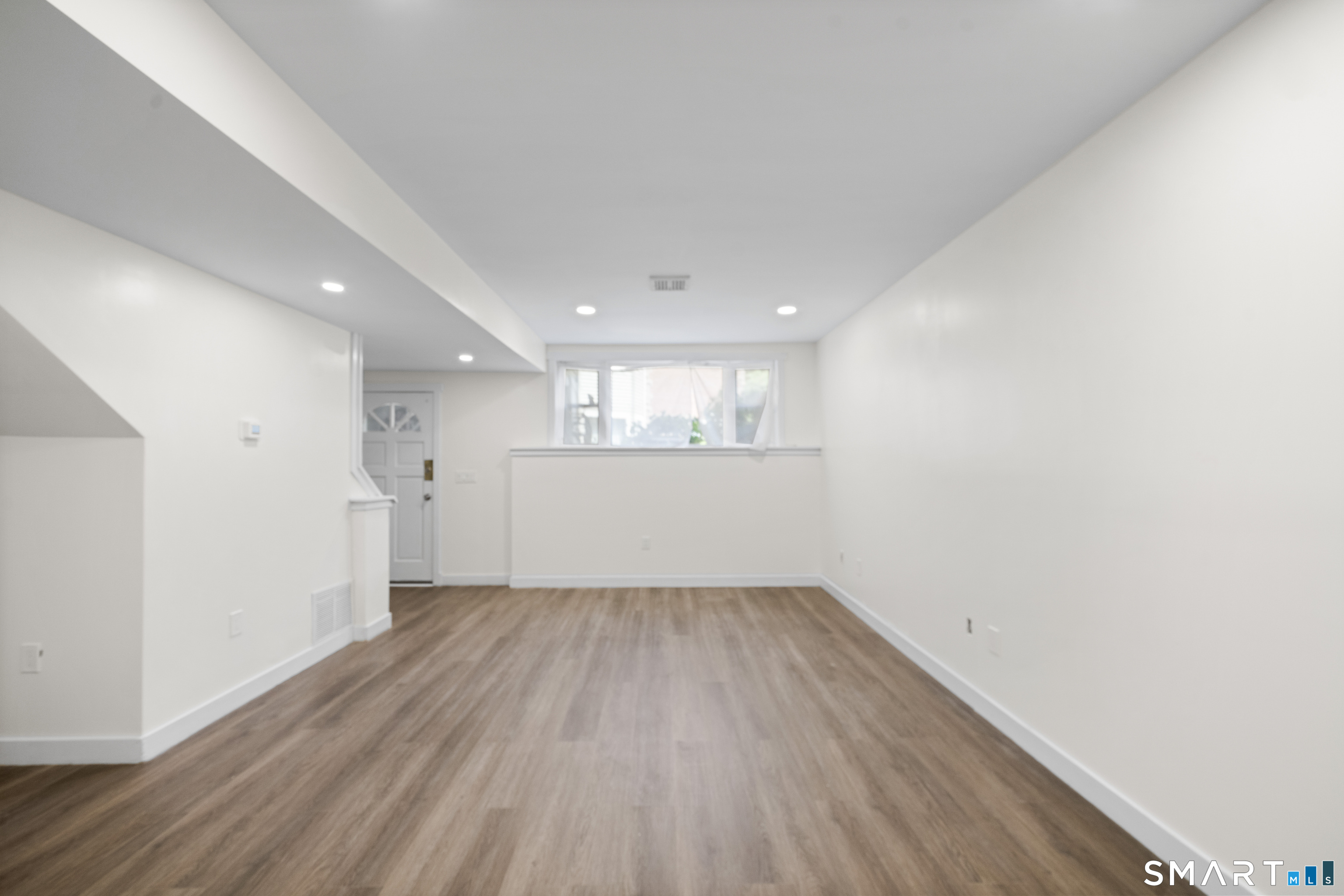 136 Maple Avenue, Unit B Hartford, CT 06114 - Photo 4 of 22 Living room / dining room
