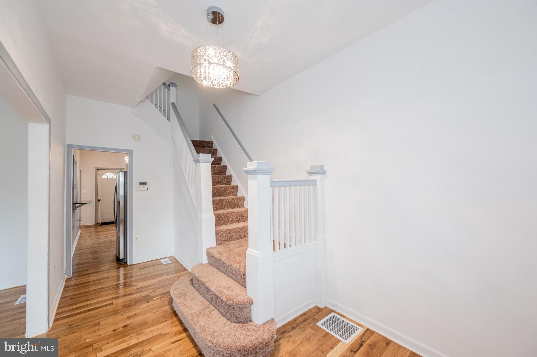 3612 Reisterstown Road Baltimore, MD 21215 - Photo 6 of 43 Entry way