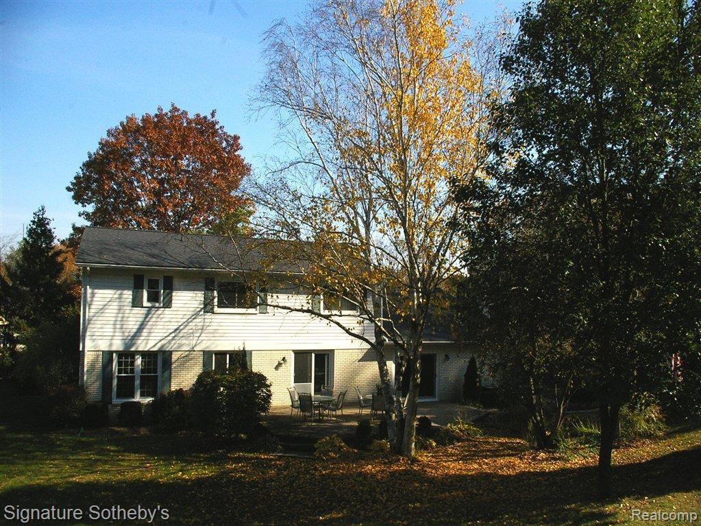 630 Deerfield Court Rochester, MI 48309 - Photo 26 of 27 Rear View.JPG