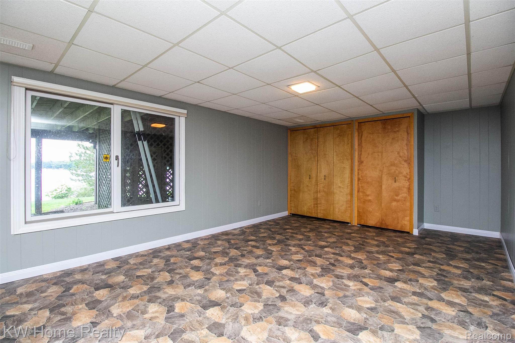 3930 Covert Road Waterford, MI 48328 - Photo 34 of 49 34.jpg