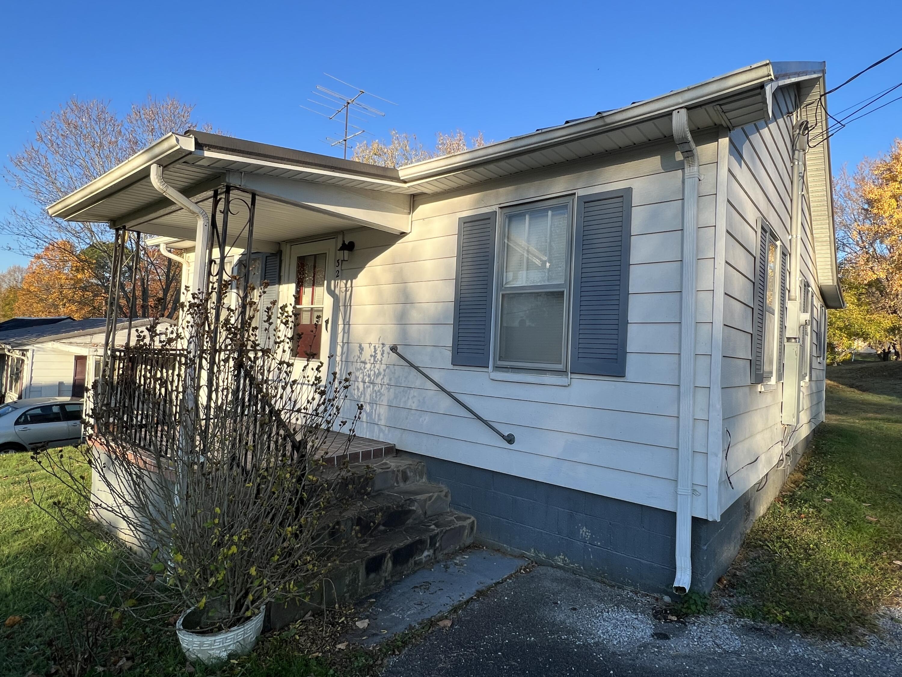 321 Cherry Street Greeneville, TN 37745 - Photo 2 of 8 E1C71FDE-A185-455F-A1F2-DC9EF88CBC8D