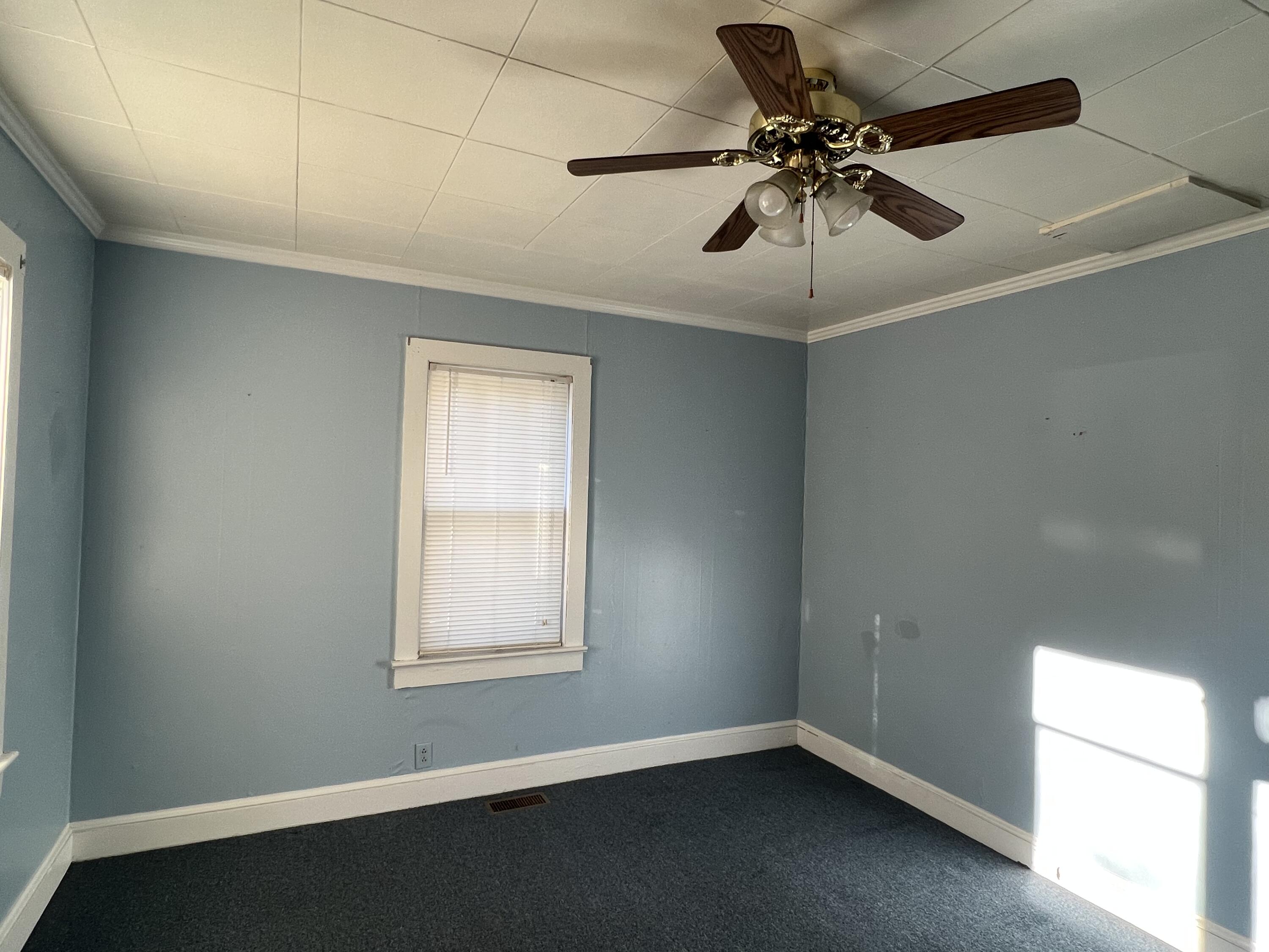 321 Cherry Street Greeneville, TN 37745 - Photo 3 of 8 0F3BDDC9-3369-4C19-A267-C61C2FEBB4C9