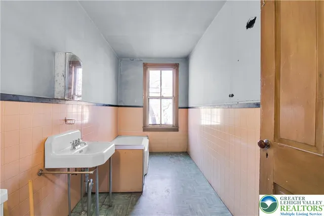 $520,000 | 1008 West Penn Pike, Tamaqua, PA 18252