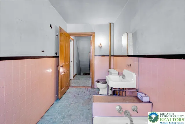 $520,000 | 1008 West Penn Pike, Tamaqua, PA 18252