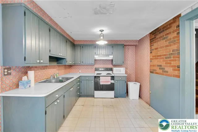 $520,000 | 1008 West Penn Pike, Tamaqua, PA 18252