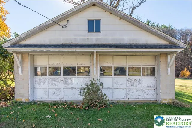 $520,000 | 1008 West Penn Pike, Tamaqua, PA 18252