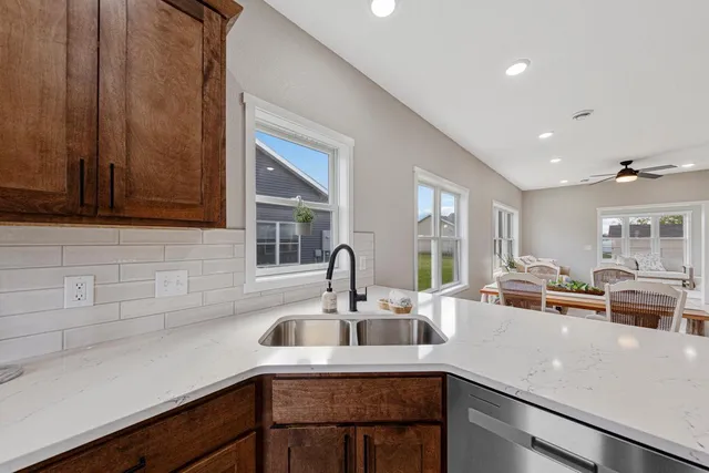 $385,900 | 873 Escalade Lane, Owatonna, MN 55060