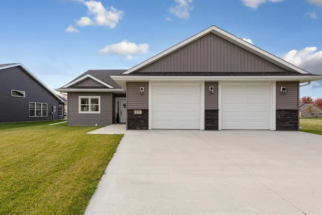 $385,900 | 873 Escalade Lane, Owatonna, MN 55060
