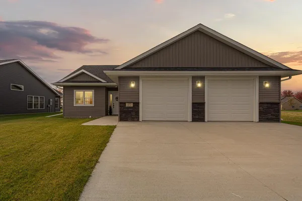 $385,900 | 873 Escalade Lane, Owatonna, MN 55060