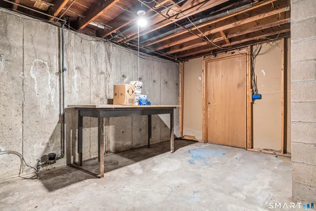 $2,795 | 12 Beach Park Road, Clinton, CT 06413