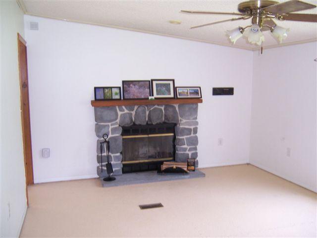 131 Heywood Road Winslow, ME 04901 - Photo 8 of 25 Living Room.
