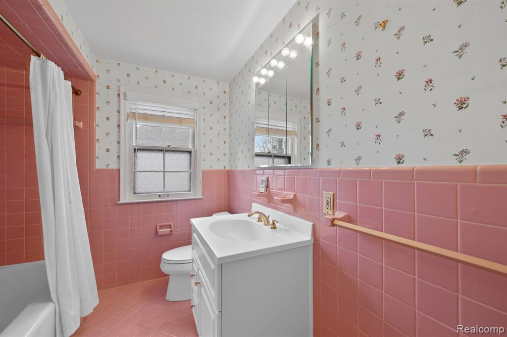 163 Merriweather Road Grosse Pointe Farms, MI 48236 - Photo 23 of 33