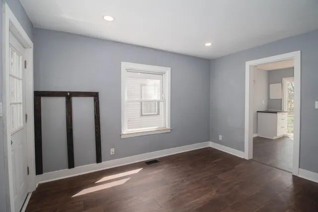 $110,000 | 881 Garfield Avenue, Lincoln Park, MI 48146