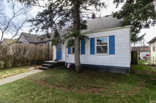 $110,000 | 881 Garfield Avenue, Lincoln Park, MI 48146