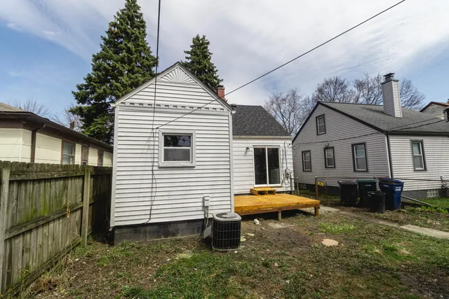 $110,000 | 881 Garfield Avenue, Lincoln Park, MI 48146